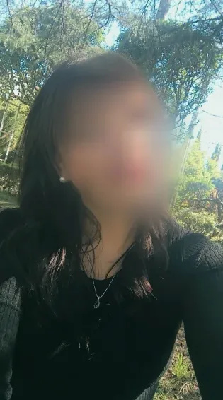 Amira, 34