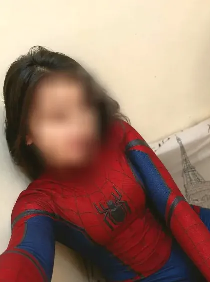 Angharad, 25
