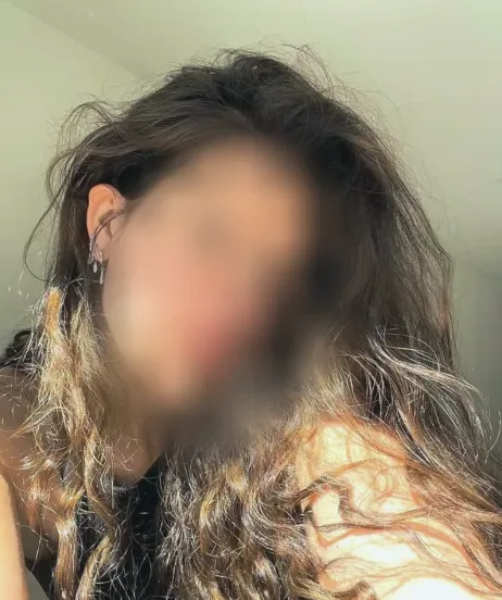 Courtney, 19