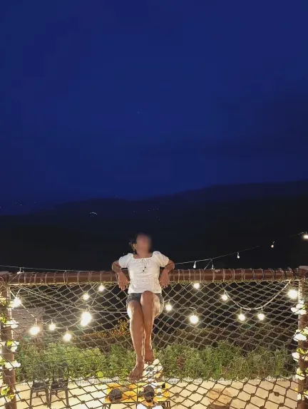 Danielle, 28