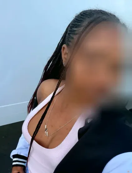 Farah, 20