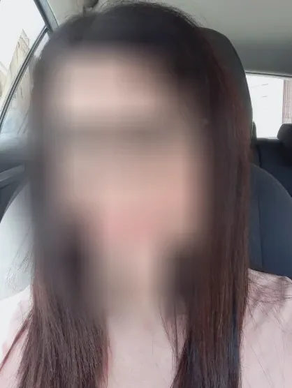 Isobel, 38