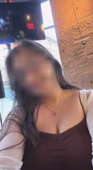 Karolina, 24