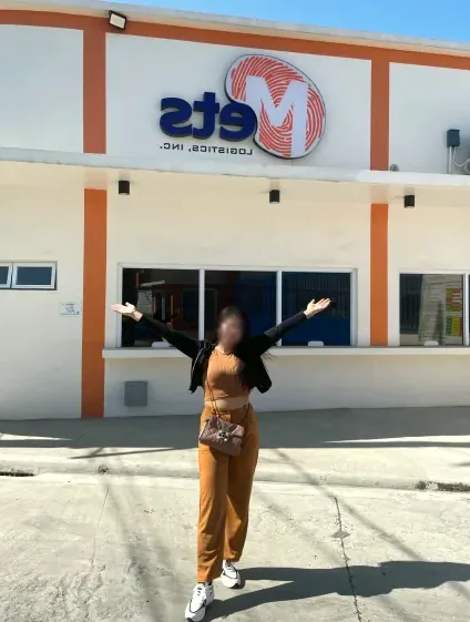 Katie, 25