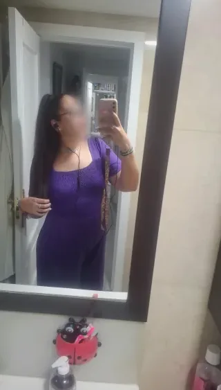 Mia, 34