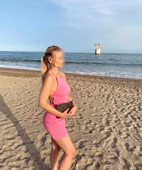 Nadia, 19
