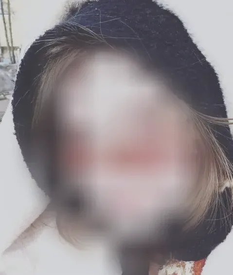 Nia, 19